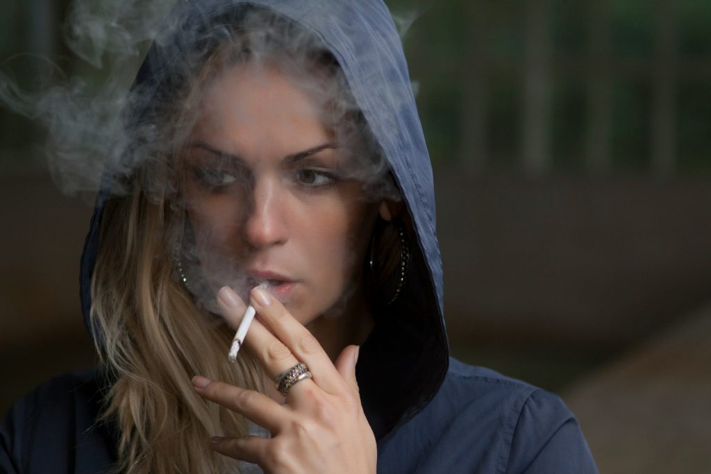 how to smoke cigarettes