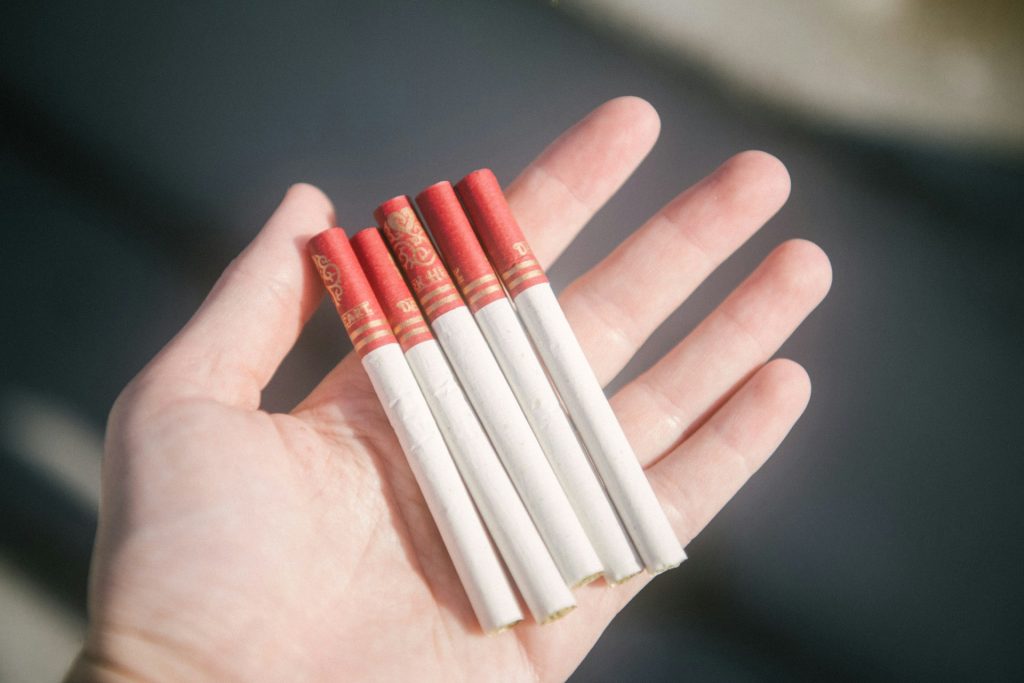how many packs of cigarettes are in a carton dimensions