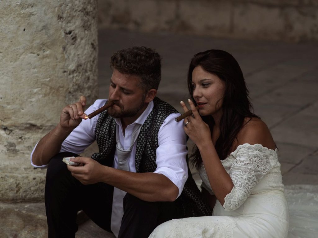 how to light a cigar